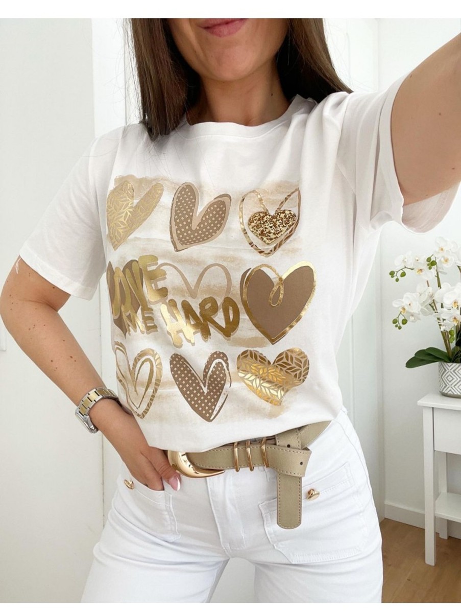 Caperucita Rosa (Rosa Navarro) Camiseta Blanca Manga Corta Love Me Hard Beige (L37)