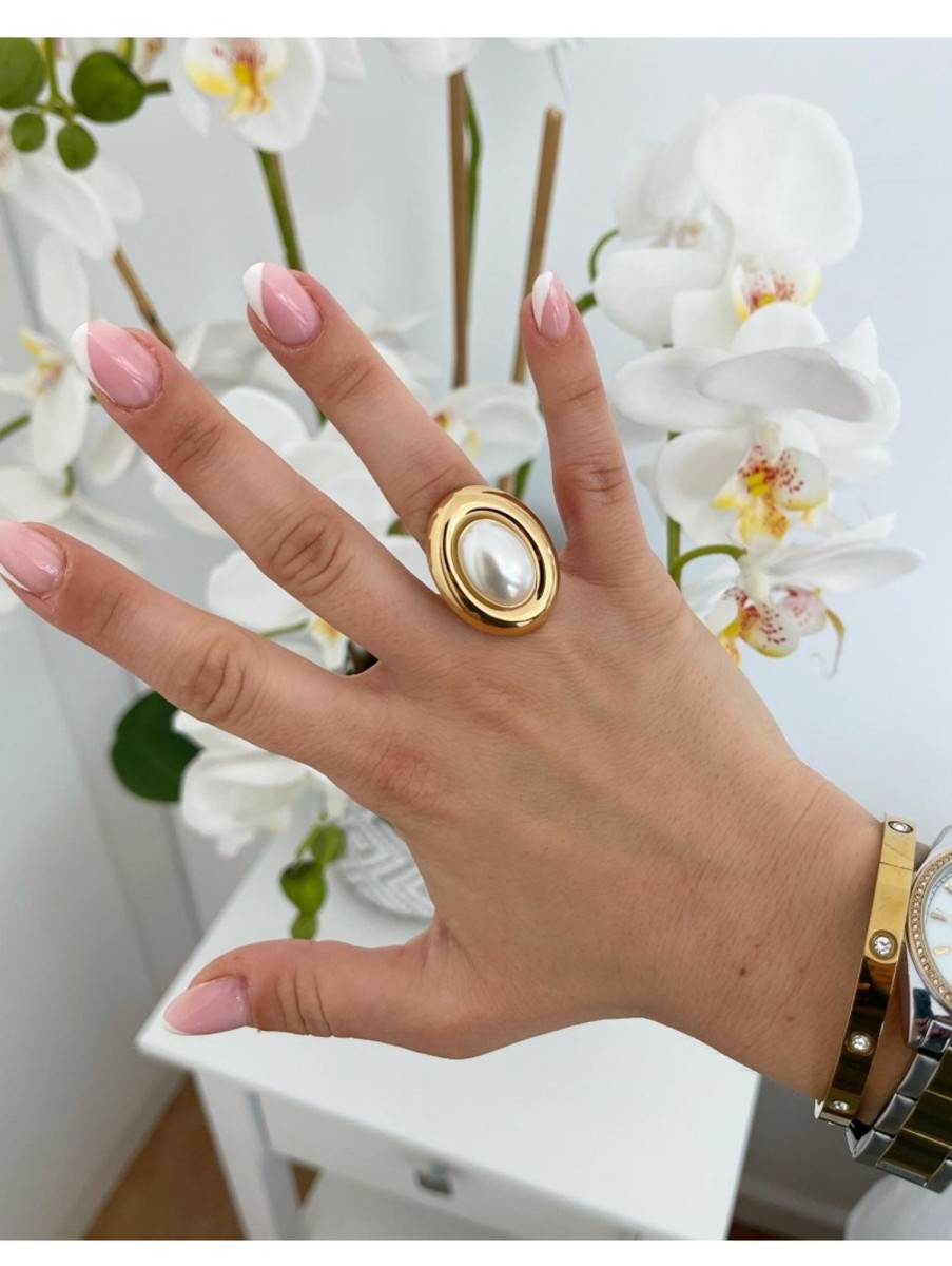 Caperucita Rosa (Rosa Navarro) Anillo Dorado Clasico Perla